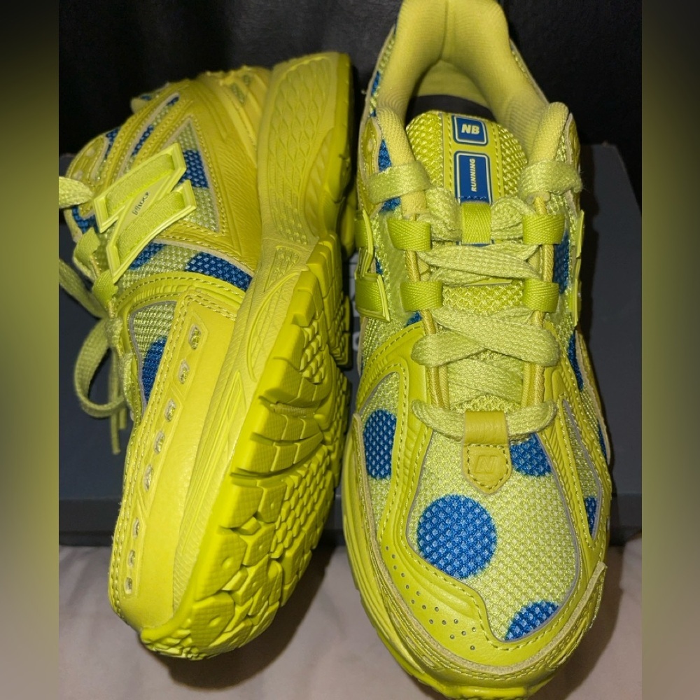 New balance 1906R Women Neon Yellow & Blue Polka Dots Size 7 W - 5 1/2 M New - Picture 8 of 15